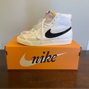 Nike Blazer Mid 77 high top sneakers